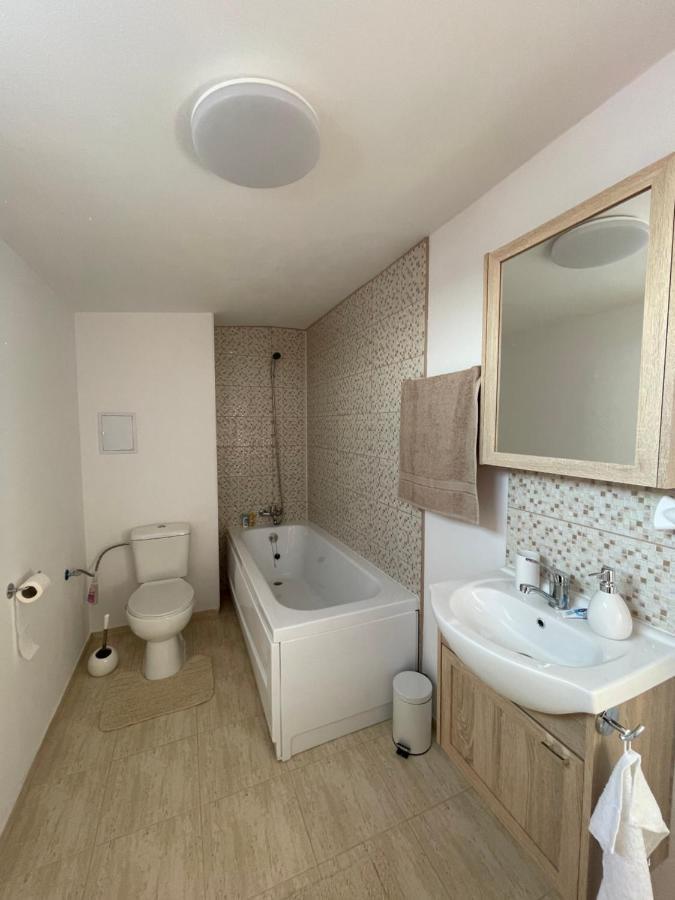 Jokai Apartments Nr9, Code Entry Sfantu Gheorghe  Luaran gambar